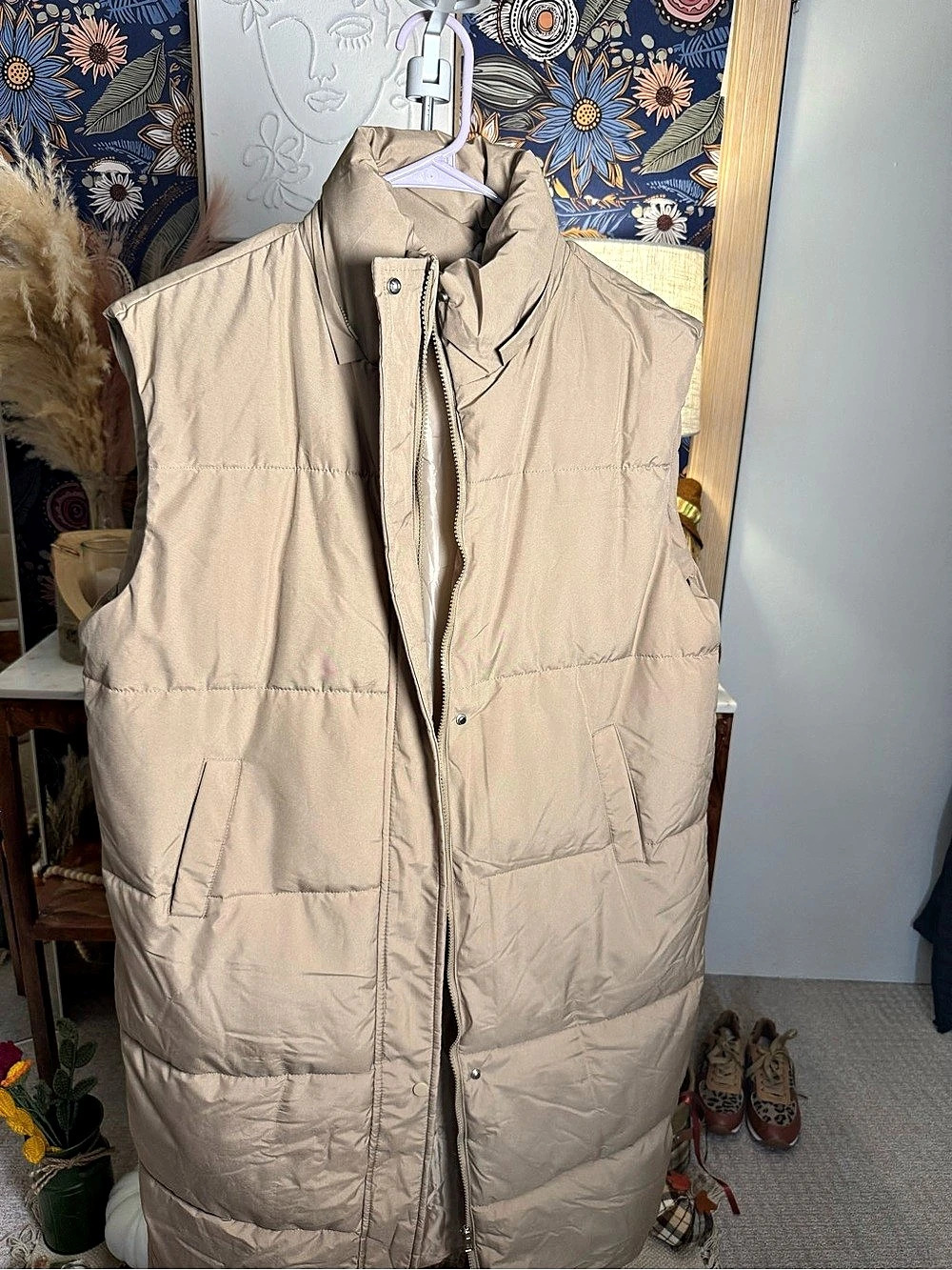 KATCH ME Quilted Puffer Vest in Beige Like New